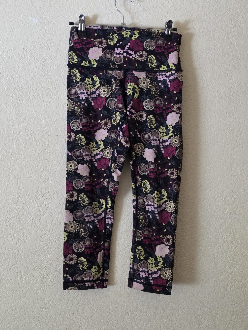 lululemon athletica Girls' Floral Print Leggings - Black with Pink & Lime Size 4